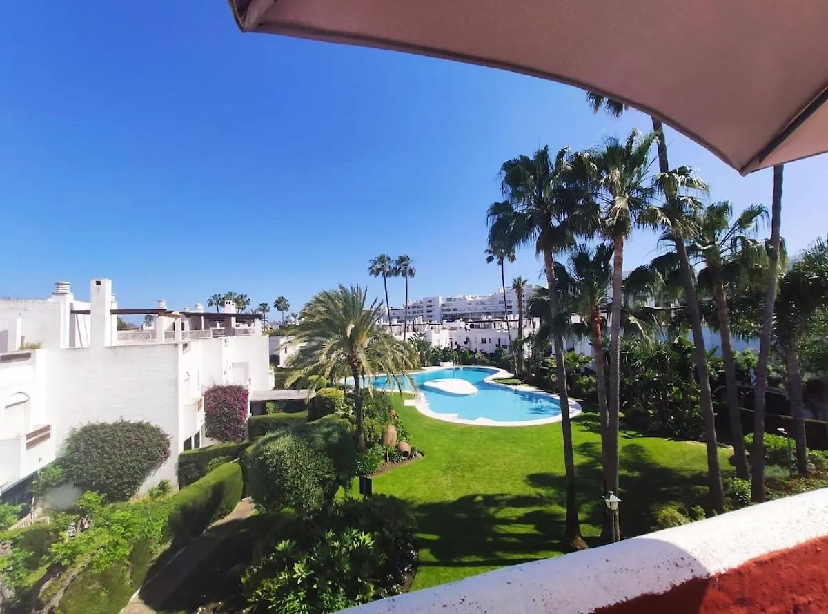 Villa Adosada A Dos Pasos De La Playa En Marbella Espanha