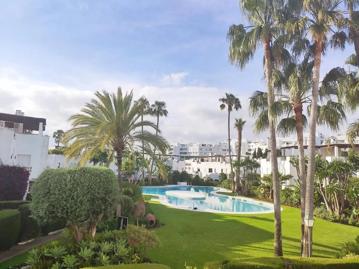 Villa Adosada A Dos Pasos De La Playa En Marbellac