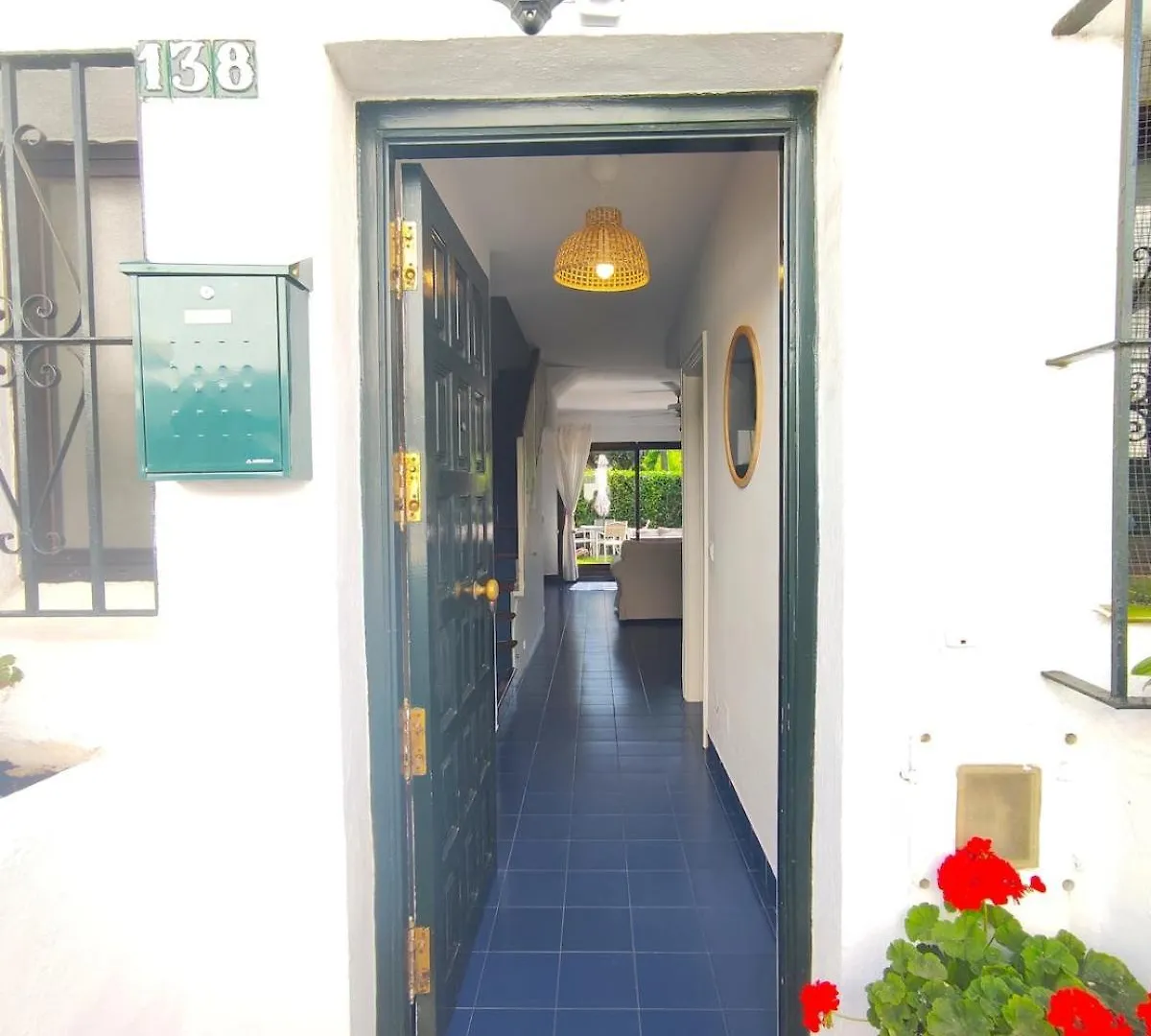 Hébergement de vacances Villa Adosada A Dos Pasos De La Playa En Marbellac